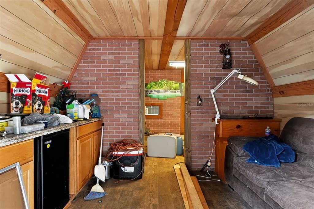 На продажу: $255,000 (5 спален, 4 ванн, 2212 Квадратных фут)