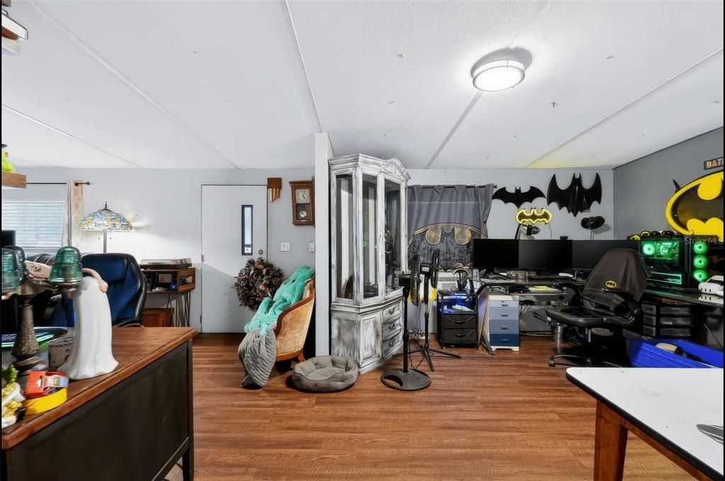 На продажу: $264,900 (5 спален, 4 ванн, 2212 Квадратных фут)