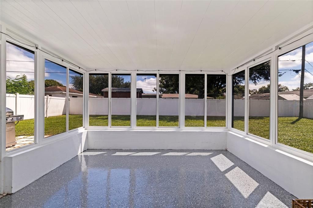For Sale: $365,000 (2 beds, 1 baths, 1080 Square Feet)