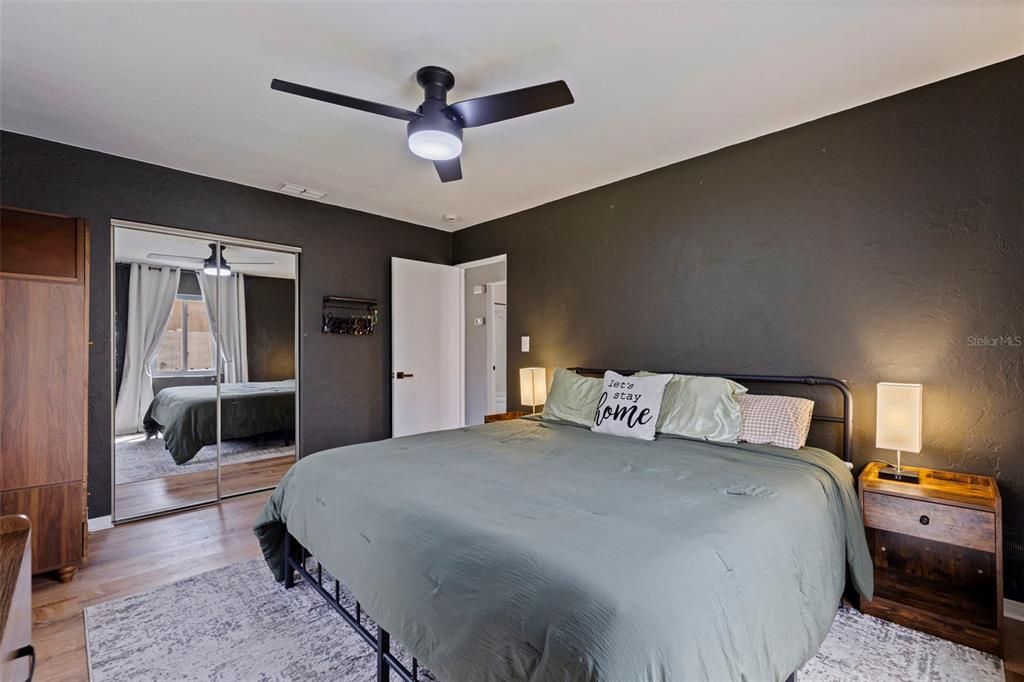 For Sale: $365,000 (2 beds, 1 baths, 1080 Square Feet)