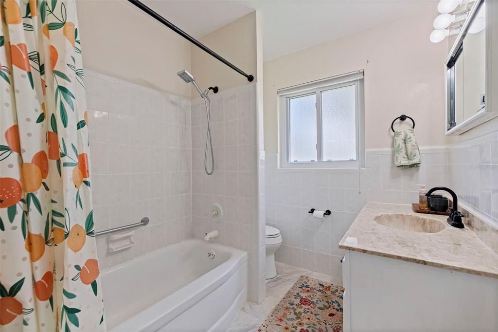 For Sale: $365,000 (2 beds, 1 baths, 1080 Square Feet)