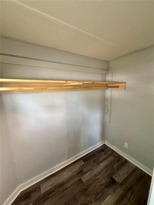 For Rent: $2,100 (2 beds, 1 baths, 900 Square Feet)