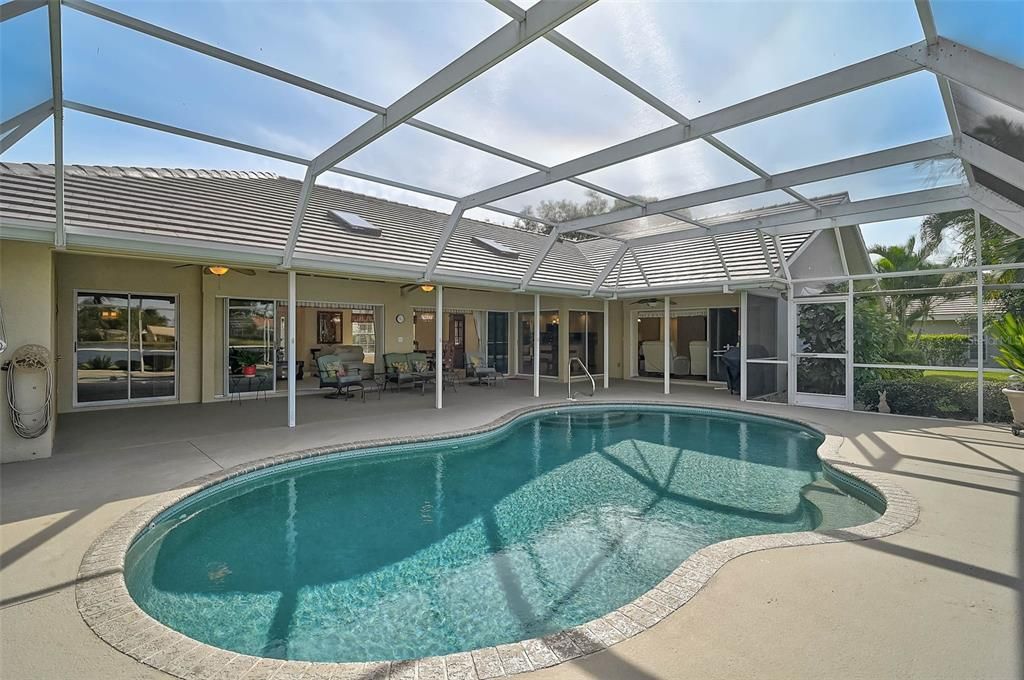 For Sale: $859,000 (3 beds, 3 baths, 2595 Square Feet)