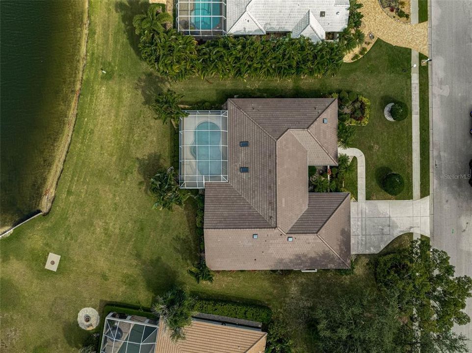 For Sale: $859,000 (3 beds, 3 baths, 2595 Square Feet)