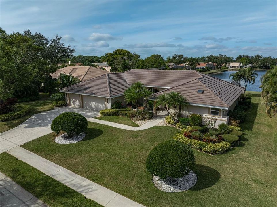 For Sale: $859,000 (3 beds, 3 baths, 2595 Square Feet)