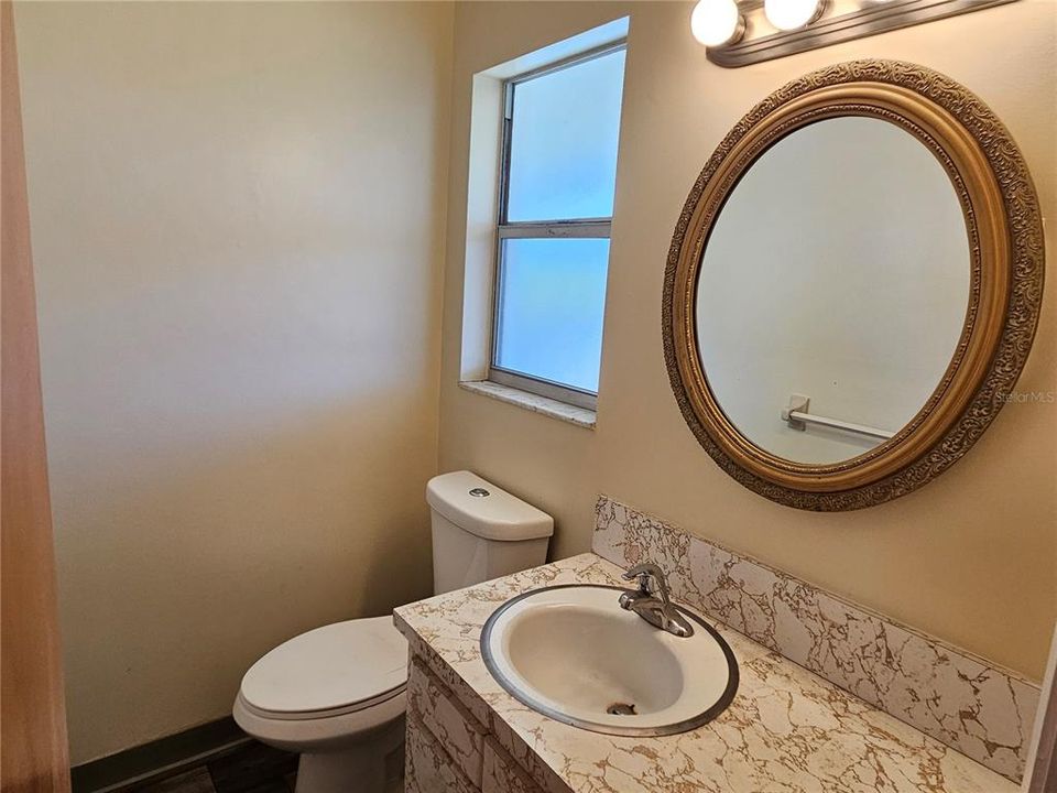 For Rent: $1,500 (2 beds, 1 baths, 954 Square Feet)