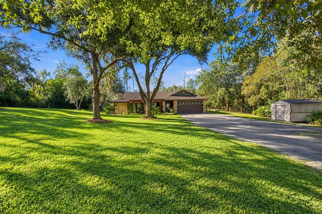 For Sale: $549,900 (4 beds, 3 baths, 2334 Square Feet)
