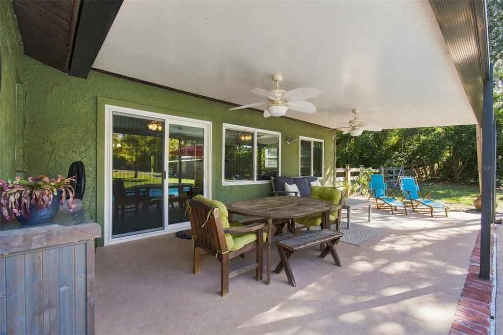 For Sale: $549,900 (4 beds, 3 baths, 2334 Square Feet)