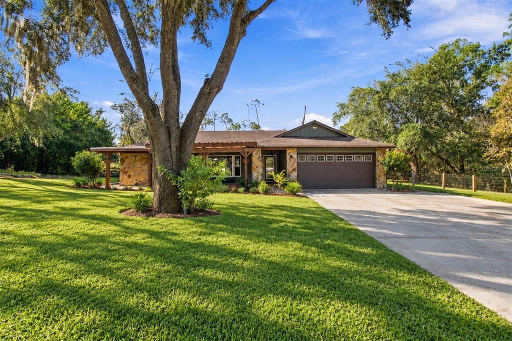 For Sale: $549,900 (4 beds, 3 baths, 2334 Square Feet)