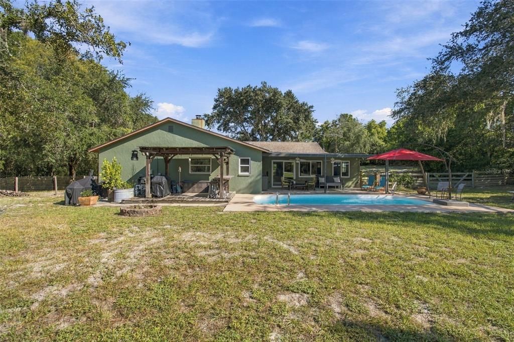 For Sale: $549,900 (4 beds, 3 baths, 2334 Square Feet)