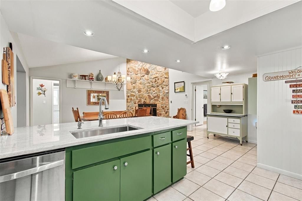 For Sale: $549,900 (4 beds, 3 baths, 2334 Square Feet)