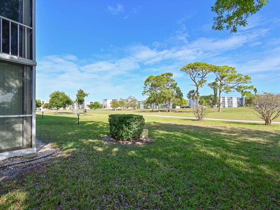 For Sale: $149,900 (2 beds, 2 baths, 1088 Square Feet)