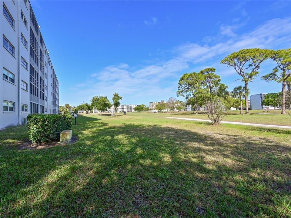 For Sale: $149,900 (2 beds, 2 baths, 1088 Square Feet)
