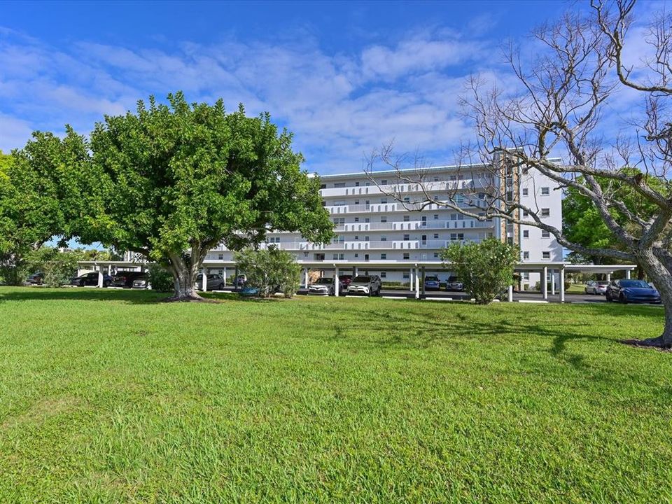 For Sale: $149,900 (2 beds, 2 baths, 1088 Square Feet)