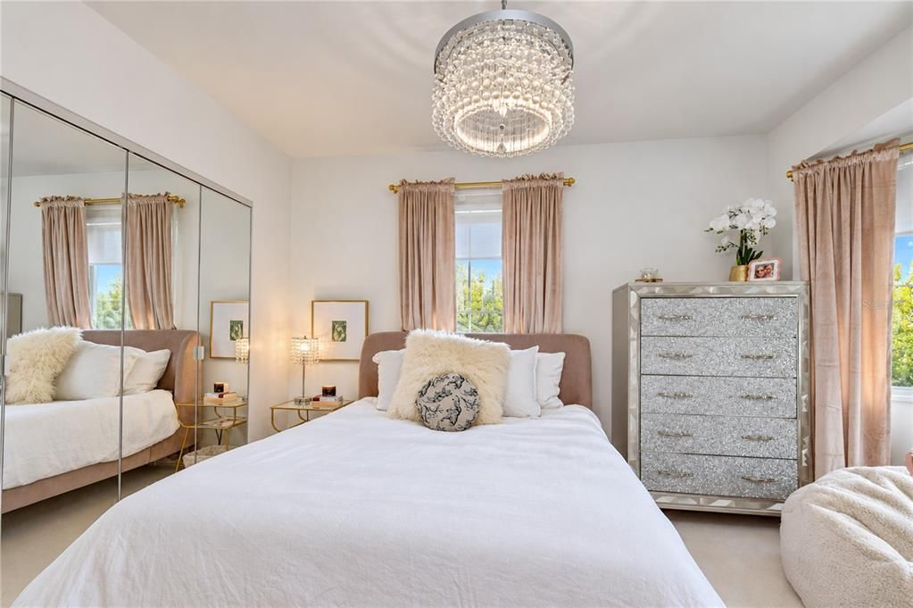 В аренду: $3,450 (2 спален, 2 ванн, 1038 Квадратных фут)