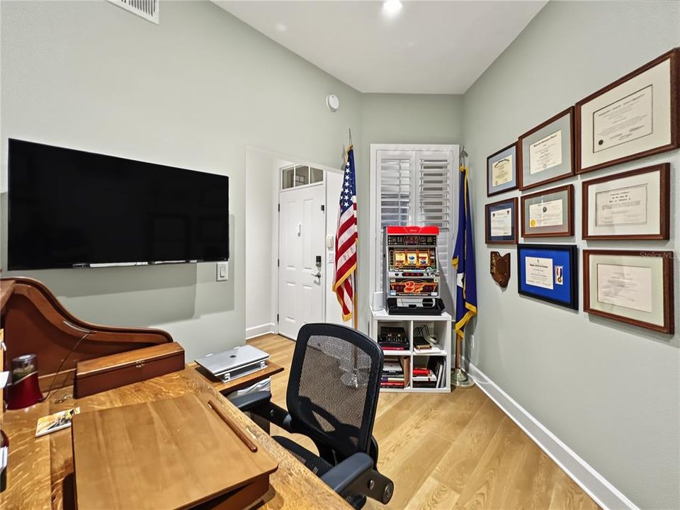 Activo con contrato: $625,000 (3 camas, 2 baños, 2136 Pies cuadrados)