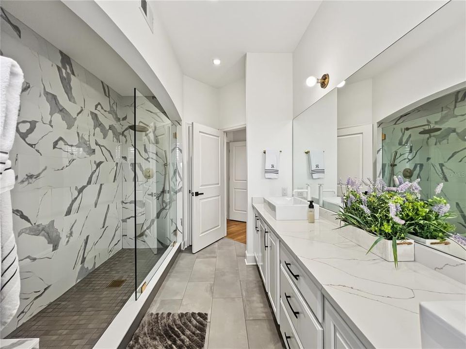 Activo con contrato: $625,000 (3 camas, 2 baños, 2136 Pies cuadrados)