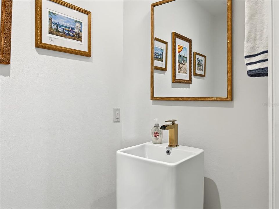 Activo con contrato: $625,000 (3 camas, 2 baños, 2136 Pies cuadrados)