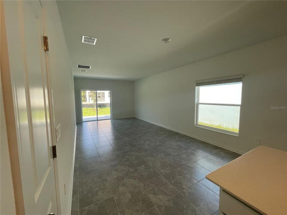 В аренду: $2,150 (3 спален, 2 ванн, 1432 Квадратных фут)