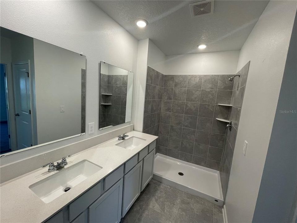 В аренду: $2,150 (3 спален, 2 ванн, 1432 Квадратных фут)