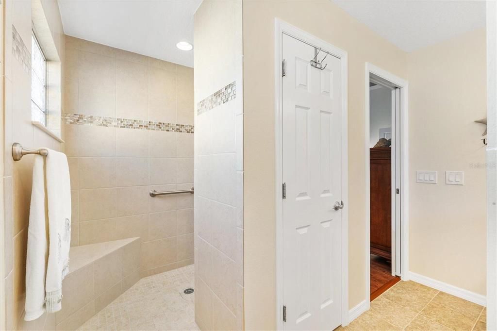 For Sale: $415,000 (3 beds, 2 baths, 1556 Square Feet)