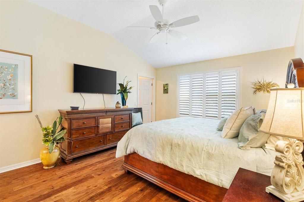 For Sale: $415,000 (3 beds, 2 baths, 1556 Square Feet)