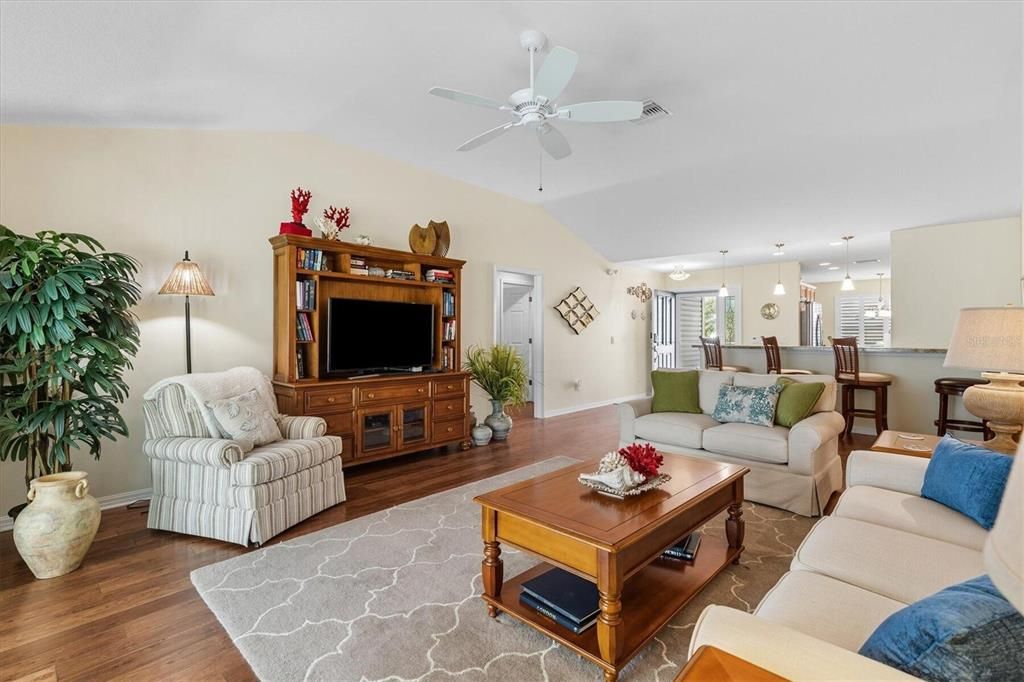 For Sale: $415,000 (3 beds, 2 baths, 1556 Square Feet)