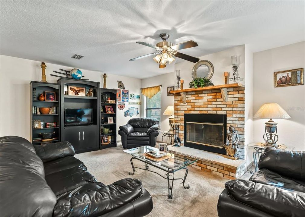 For Sale: $399,000 (3 beds, 2 baths, 2090 Square Feet)