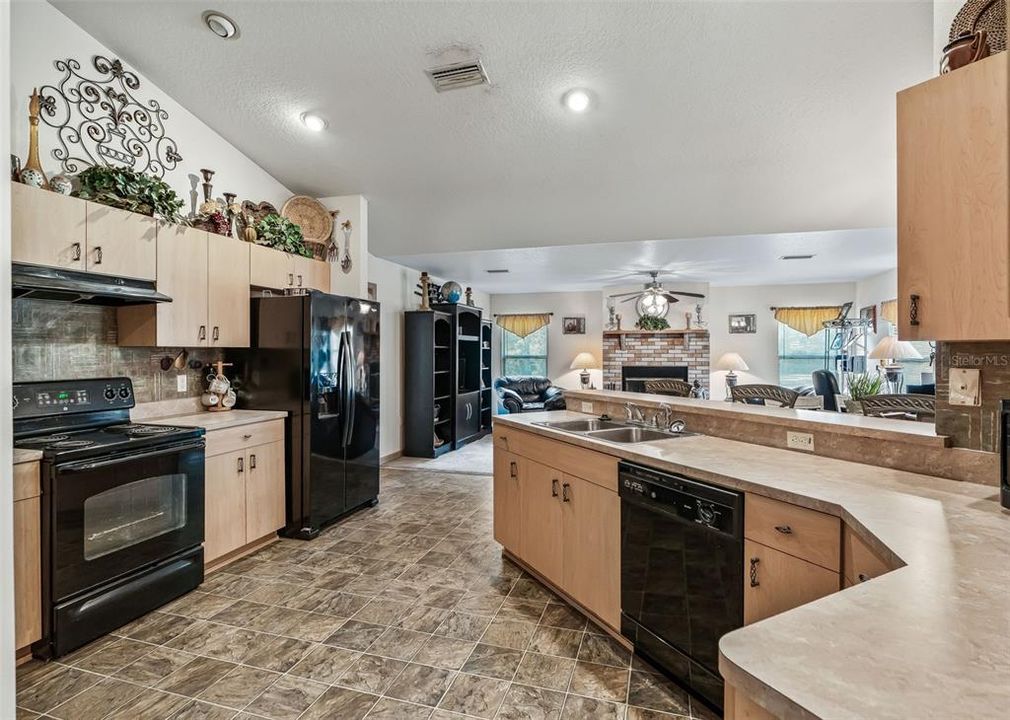 For Sale: $399,000 (3 beds, 2 baths, 2090 Square Feet)