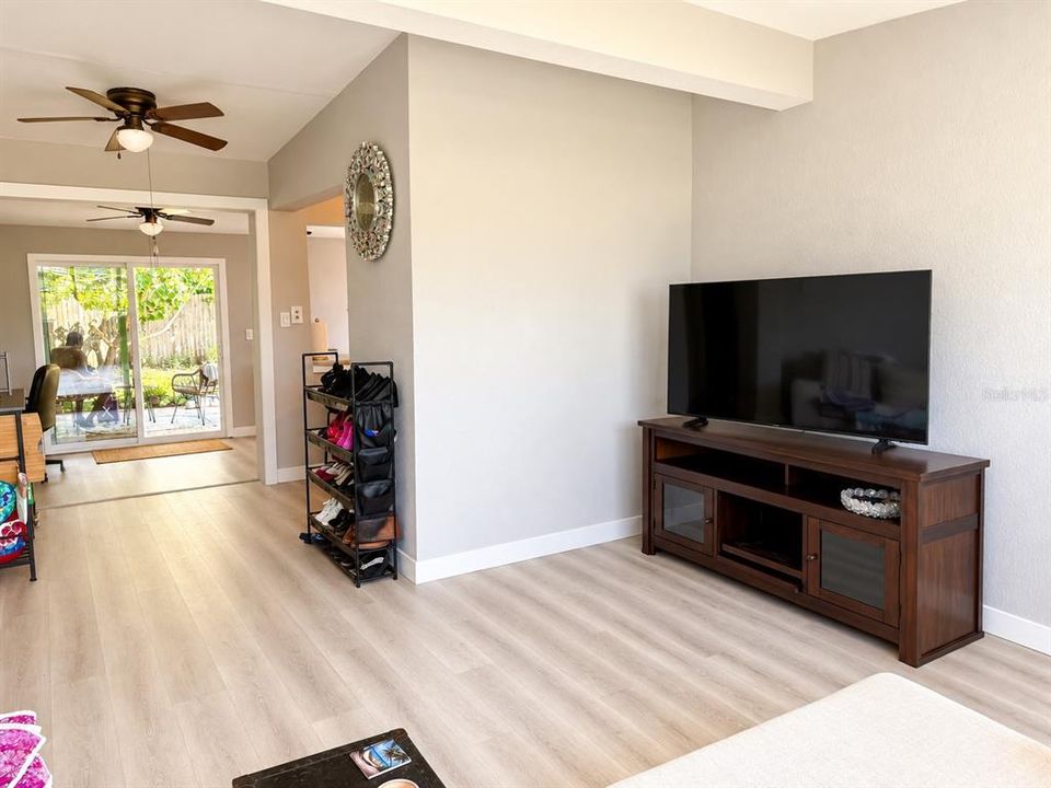 En Venta: $189,900 (2 camas, 1 baños, 968 Pies cuadrados)