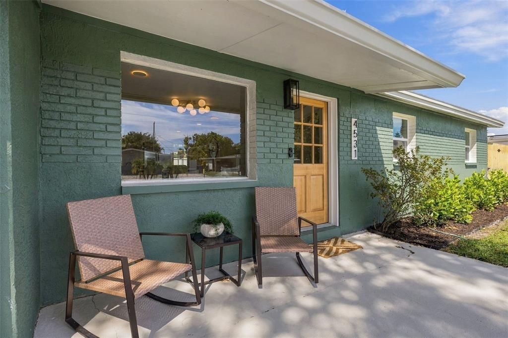For Sale: $419,900 (4 beds, 2 baths, 1168 Square Feet)
