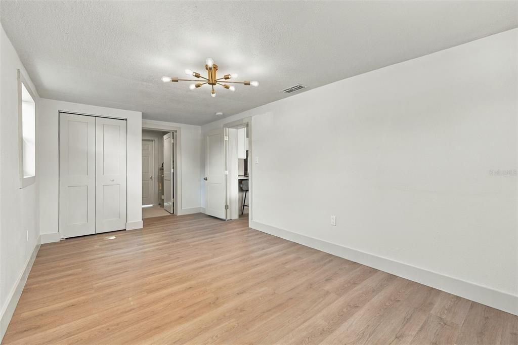 For Sale: $419,900 (4 beds, 2 baths, 1168 Square Feet)