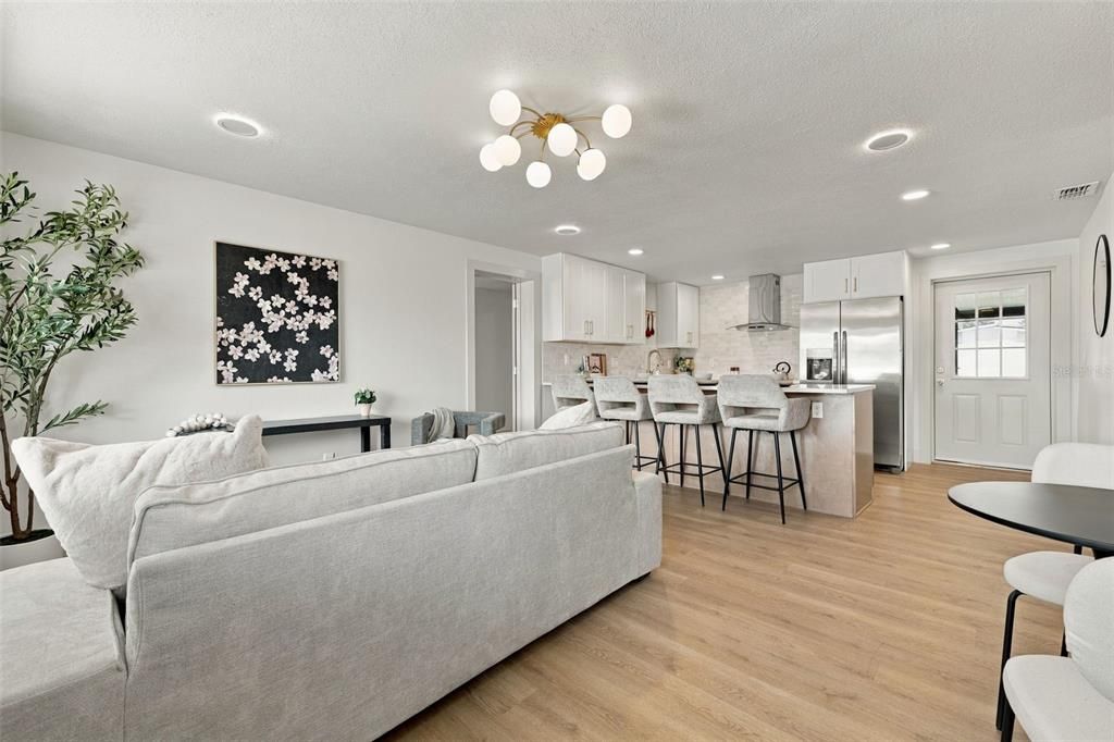 For Sale: $419,900 (4 beds, 2 baths, 1168 Square Feet)