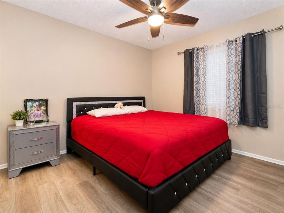 For Sale: $450,000 (3 beds, 2 baths, 1210 Square Feet)