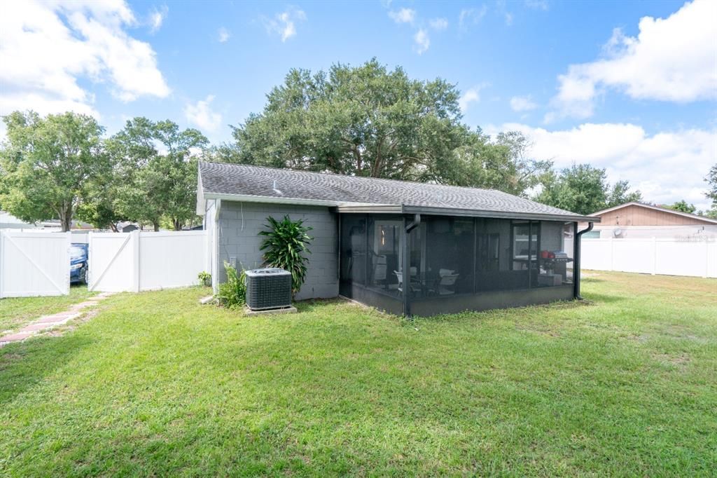 For Sale: $450,000 (3 beds, 2 baths, 1210 Square Feet)