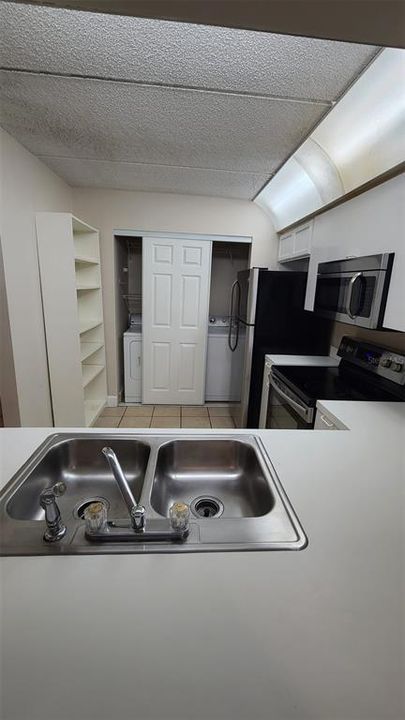 For Sale: $175,000 (2 beds, 1 baths, 980 Square Feet)