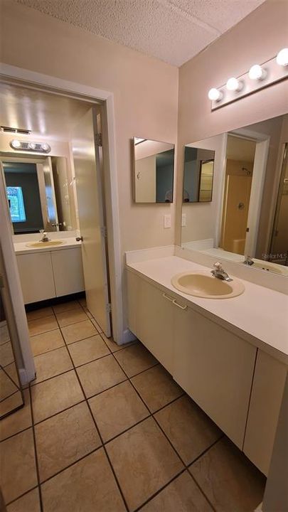 For Sale: $175,000 (2 beds, 1 baths, 980 Square Feet)