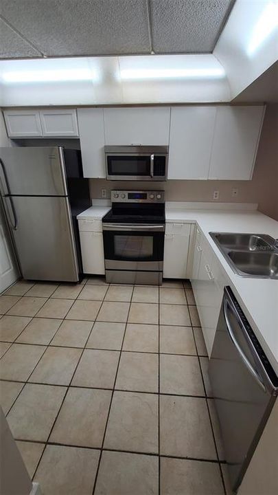 For Sale: $175,000 (2 beds, 1 baths, 980 Square Feet)