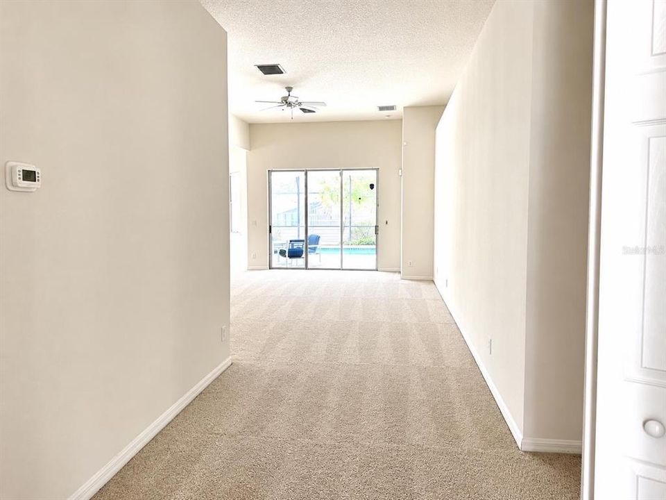 For Rent: $2,600 (4 beds, 3 baths, 1946 Square Feet)