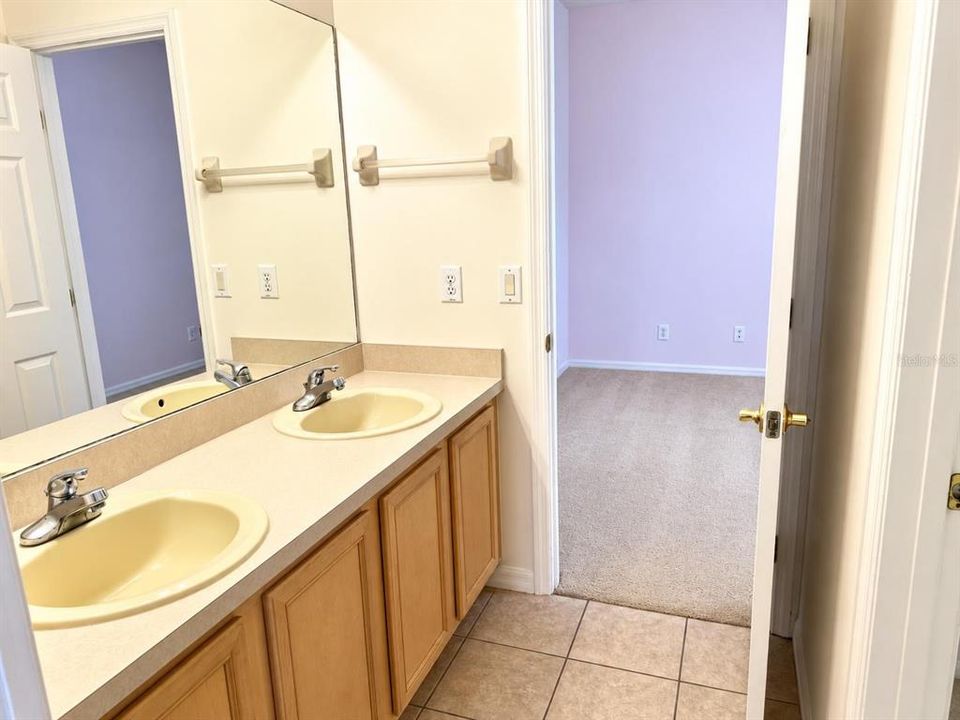 For Rent: $2,600 (4 beds, 3 baths, 1946 Square Feet)