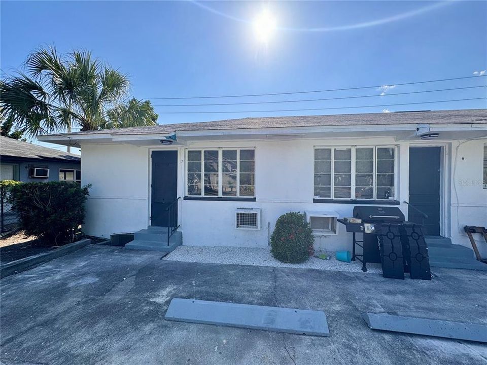 For Rent: $1,350 (1 beds, 1 baths, 600 Square Feet)