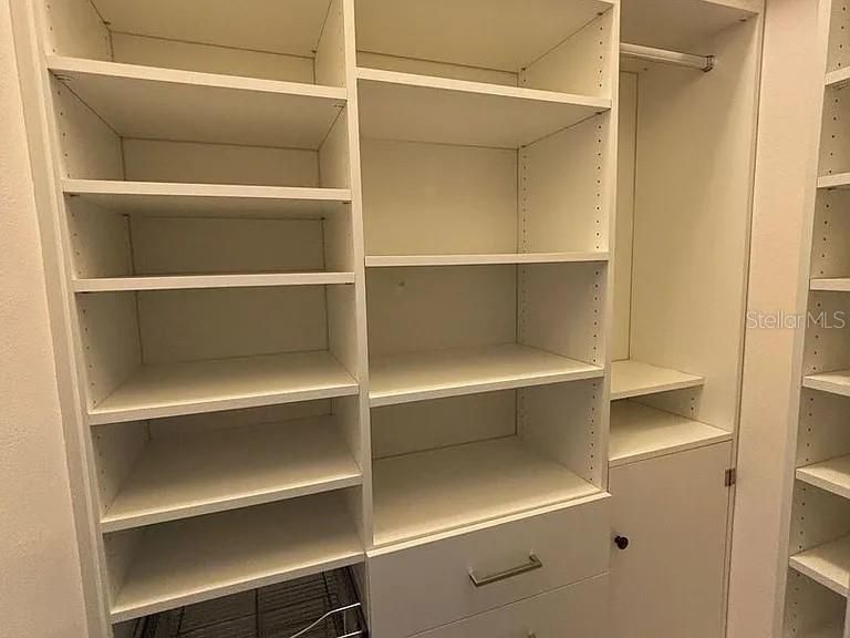 En Renta: $2,600 (4 camas, 2 baños, 2018 Pies cuadrados)