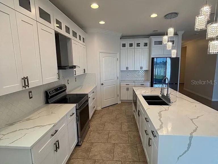 En Renta: $2,600 (4 camas, 2 baños, 2018 Pies cuadrados)