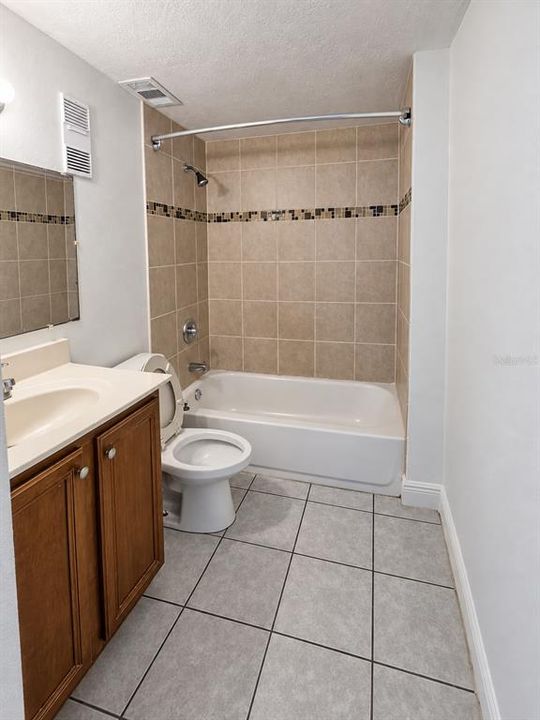 En Venta: $197,000 (3 camas, 2 baños, 893 Pies cuadrados)