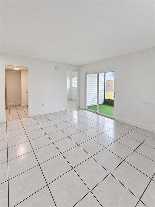 En Venta: $197,000 (3 camas, 2 baños, 893 Pies cuadrados)