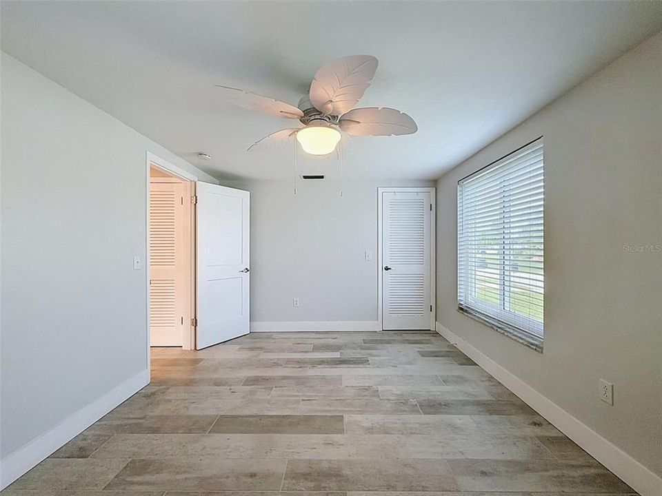 For Sale: $390,000 (2 beds, 2 baths, 1269 Square Feet)