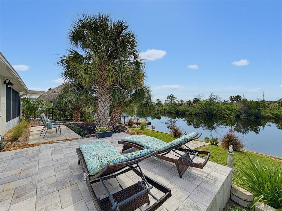 For Sale: $390,000 (2 beds, 2 baths, 1269 Square Feet)