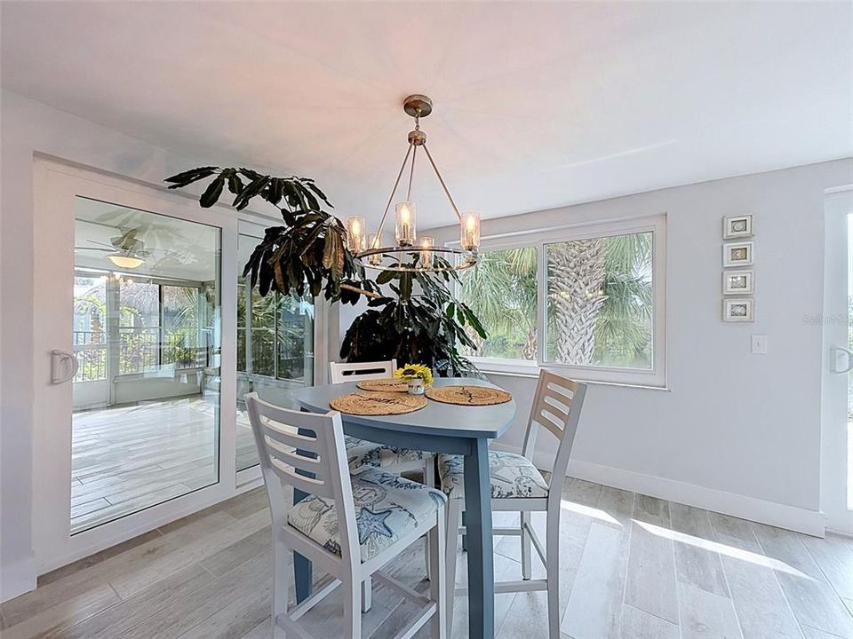 For Sale: $390,000 (2 beds, 2 baths, 1269 Square Feet)