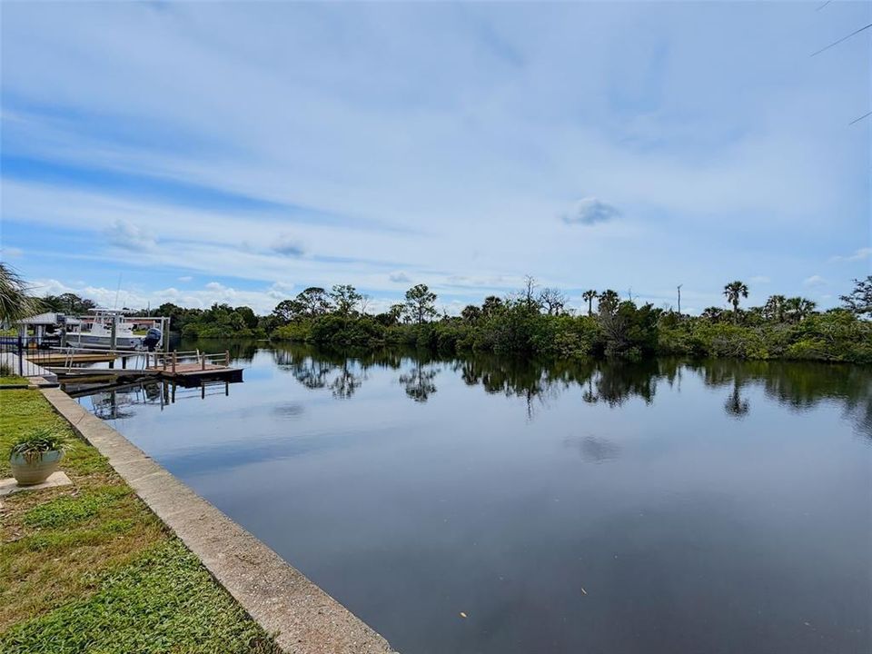 For Sale: $390,000 (2 beds, 2 baths, 1269 Square Feet)