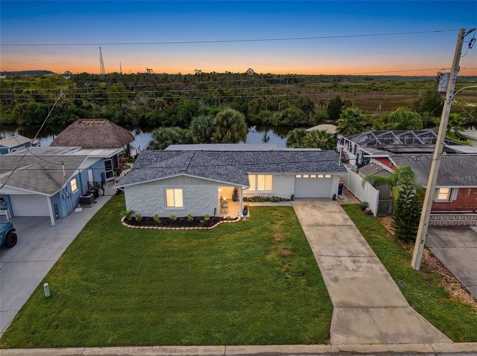For Sale: $390,000 (2 beds, 2 baths, 1269 Square Feet)